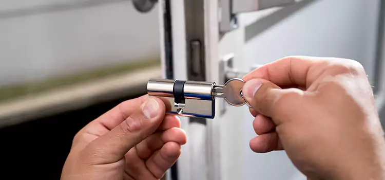 Emergency Locksmith for House Linton Hall